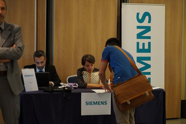 Siemens Desk