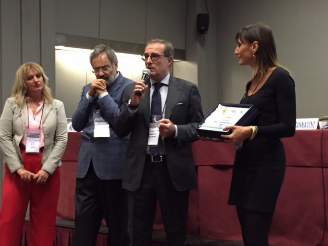 Premio Prodotto Formativo 2015 - Annuncio 'menzione' a Mario Greganti, Challenge Network.