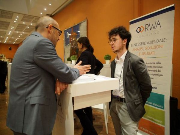 Rwa Consulting Stand